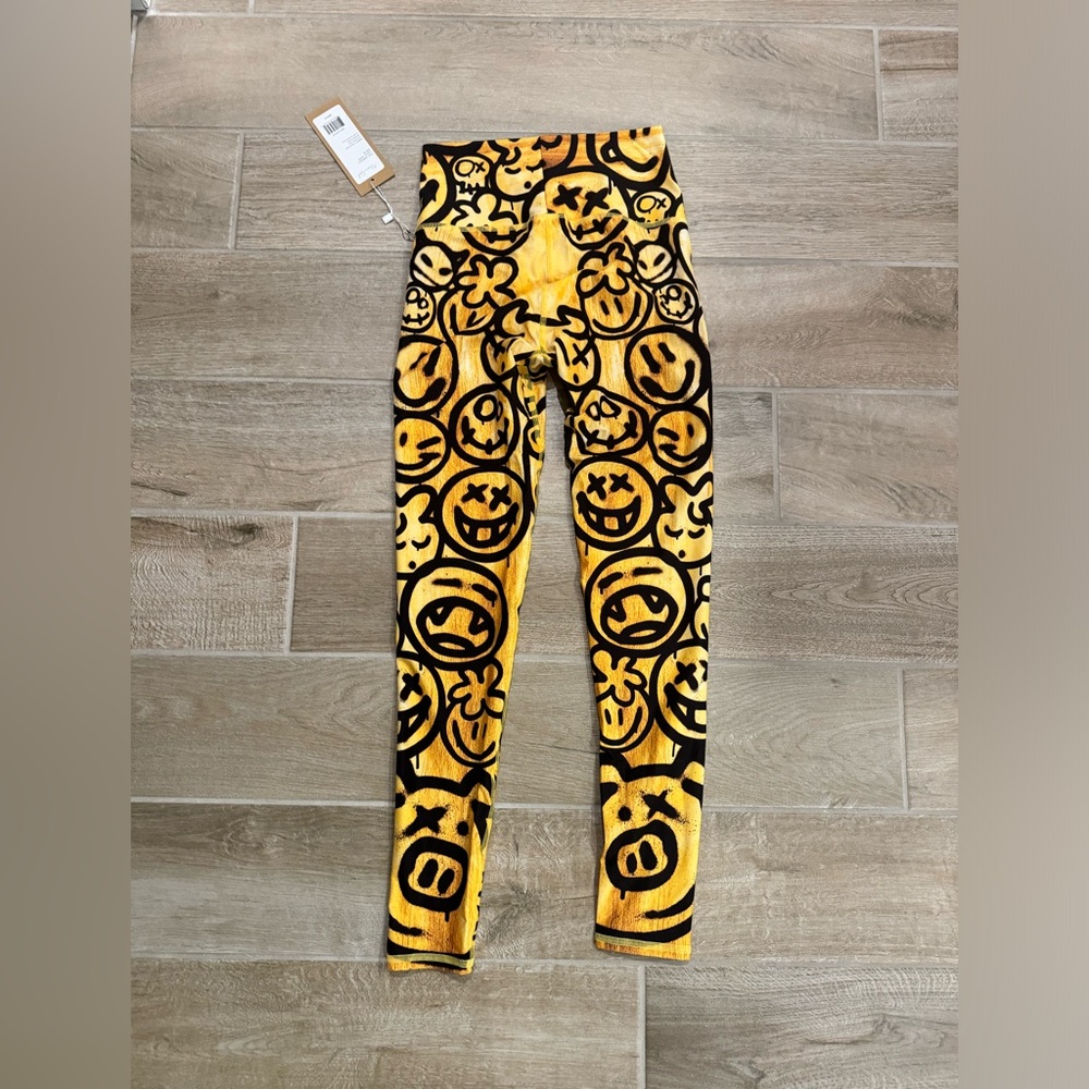 Niyama Sol barefoot leggings HAPPY size M NWT